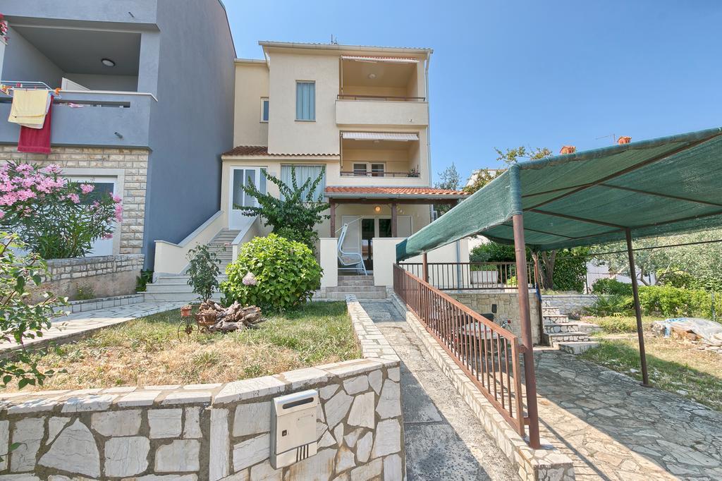 Apartments Veruda Porat Pula Luaran gambar
